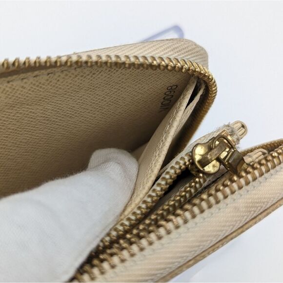 Louis Vuitton Damier Azur Zippy Wallet - Picture 12 of 15